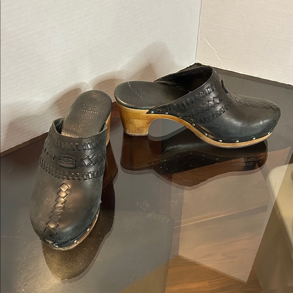 UGG Black Leather Woven Clogs - Picture 4 of 7